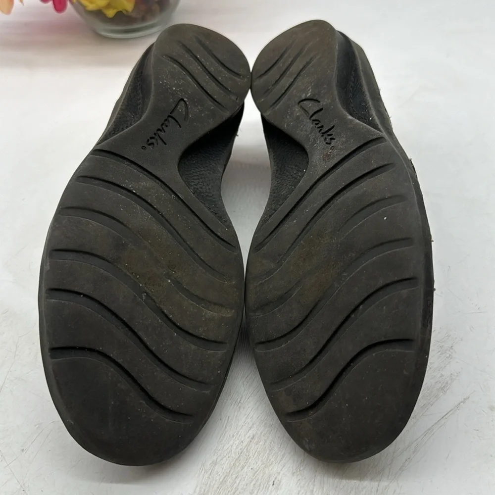 Clarks Dark Brown Flat Loafer Size 10 MCL7395A